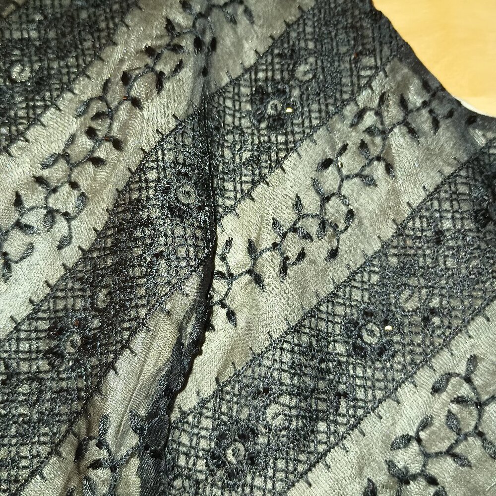 Ann Taylor Embroidered Beaded Silk Dress Size 12 - Picture 3 of 3